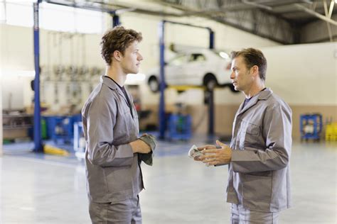 Why to Consider Becoming an Automotive Service Consultant