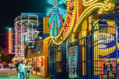 Coney Island Luna Park at Night Brooklyn New York Editorial Photo - Image of vintage, luna: 99400671