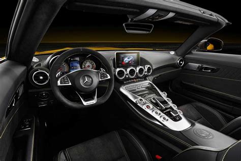 Mercedes-Benz AMG GT S Roadster Interior 2019 - AUTOBICS