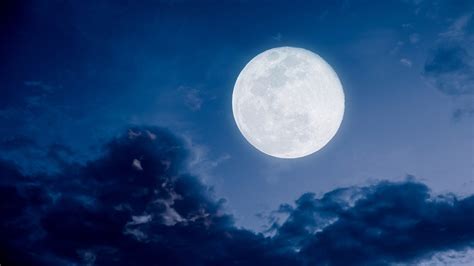 The June 2020 Full Moon in Sagittarius Is Also a Lunar Eclipse | Allure