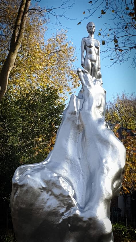 Statue of Mary Wollstonecraft by Maggi Hambling – Project Vox