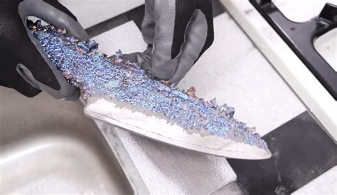 Kitchen knife made from lump of bismuth | Boing Boing