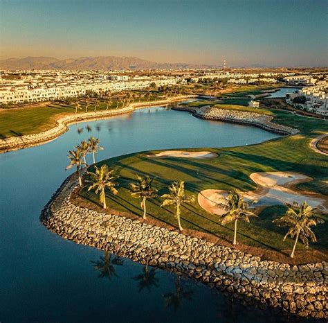 Al Hamra Golf Club & Resorts, Ras Al Khaimah, Ras Al Khaimah - Golf course information and reviews.