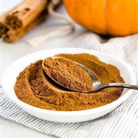 5-Ingredient Homemade Pumpkin Pie Spice Blend - Jessica Gavin