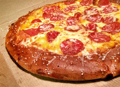 Review: Little Caesars Soft Pretzel Crust Pepperoni Pizza – The Plain Cheese