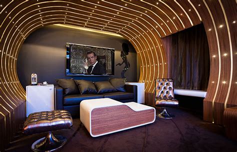 007 James Bond Themes Room in Hotel Le Seven - Livingroom | Viahouse.Com