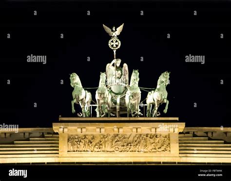 berlin brandenburg gate quadriga Stock Photo - Alamy