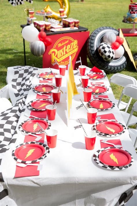 Lightning McQueen Guest Table from a Lightning McQueen Ka-Chow Birthday Party on… | Disney cars ...