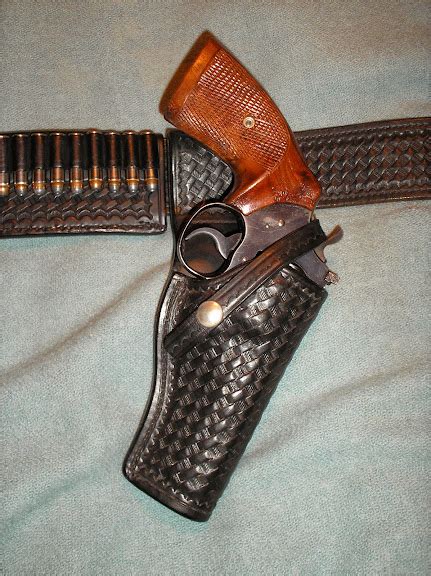 F/S Vintage Don Hume Basket Weave Colt Python Holster | Taurus Firearm Forum