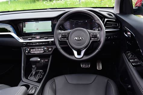 Kia Niro interior & comfort | DrivingElectric