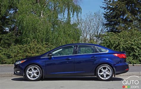 2016 Ford Focus Titanium Sedan Road Test | Car Reviews | Auto123