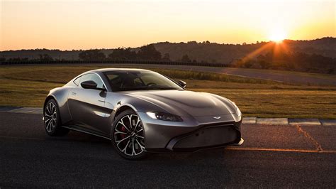 Aston Martin Vantage Wallpapers - Top Free Aston Martin Vantage Backgrounds - WallpaperAccess