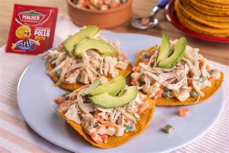 TOSTADAS DE POLLO CON ENSALADA RUSA | Malher