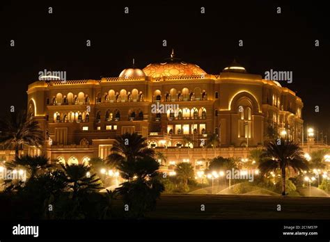 Grand Palace Hotel Abu Dhabi Stock Photo - Alamy