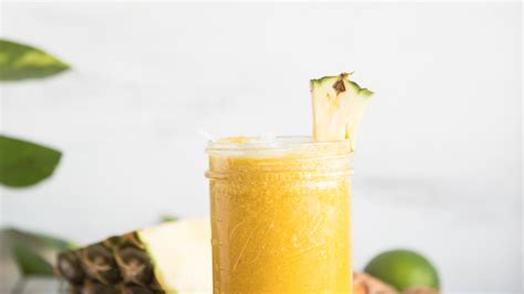 Pineapple & Turmeric Anti-Inflammatory Smoothie | FOOD MATTERS®