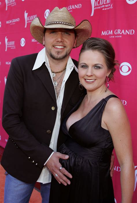 Jason Aldean’s Marriage of 12 Years Ended after He Kissed Future Wife & He ‘Wouldn’t Change’ It