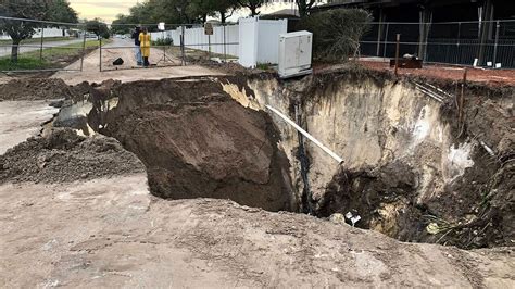 New Port Richey sinkhole expands despite efforts to repair