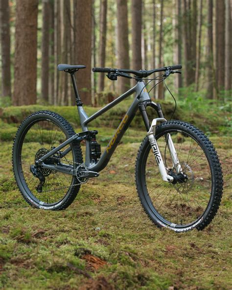 Choosing the Best Dirt Jumper Bike for You | by cyclelifebike | Medium