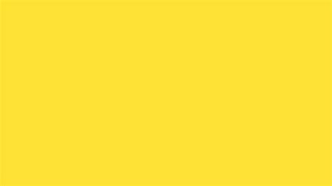 2560x1440 Banana Yellow Solid Color Background