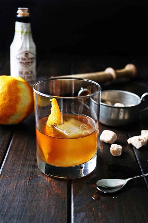 27 Whiskey Cocktail Recipes to Sip on All Weekend | Cocktail recipes, Cocktail recipes whiskey ...