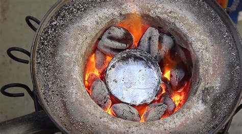 Melting Aluminum Cans With $20 Homemade Mini Metal Crucible - Off Grid ...