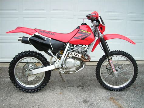 Honda Honda XR250R - Moto.ZombDrive.COM