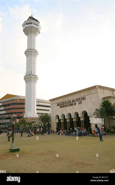 Masjid Raya Bandung, Bandung, Indonesia Stock Photo - Alamy