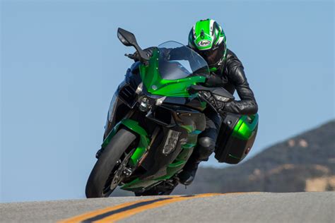 2018 Kawasaki Ninja H2 SX SE | Road Test Review | Rider Magazine