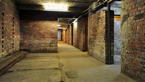 Tiong Bahru Estate: The Straits Times : World War II bomb shelter opens for tours