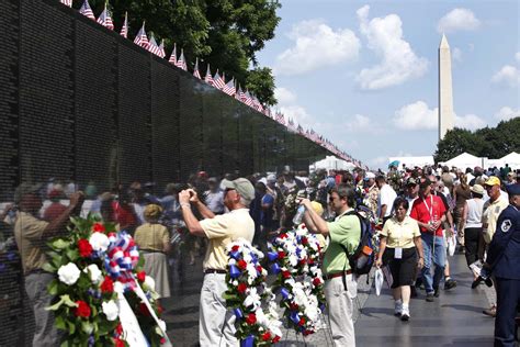 Vietnam Wall at emaze Presentation