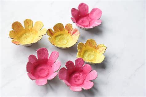 Easy Egg Carton Flowers | Get Cracking