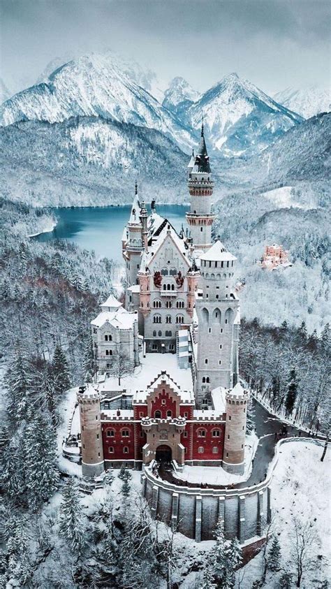 Winter Wonderland Castles in Germany: An immersive guide by Lilly Gúen