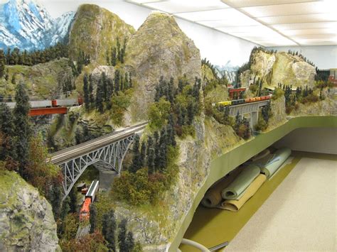 HO Scale Model Railroad Layouts - James Model Trains