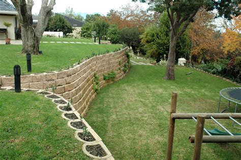 A Steep Garden Transformed with Retaining Wall Blocks - Terraforce