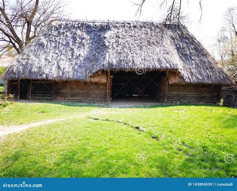 Farm House with Dried Straw Roof Stock Image - Image of nature, cart: 143894539