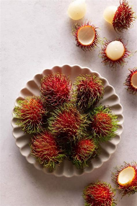 Rambutan vs Lychee: A Comprehensive Comparison Guide | Foodtasia