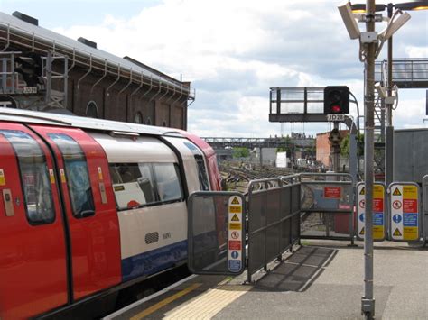 Finchley Road Station - Looking West © Peter Whatley :: Geograph Britain and Ireland