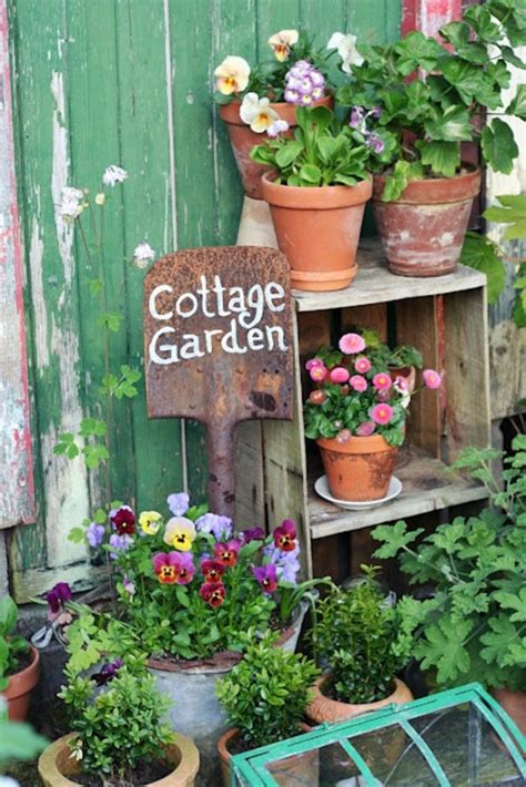 31 Garden Signs You Can Make Yourself