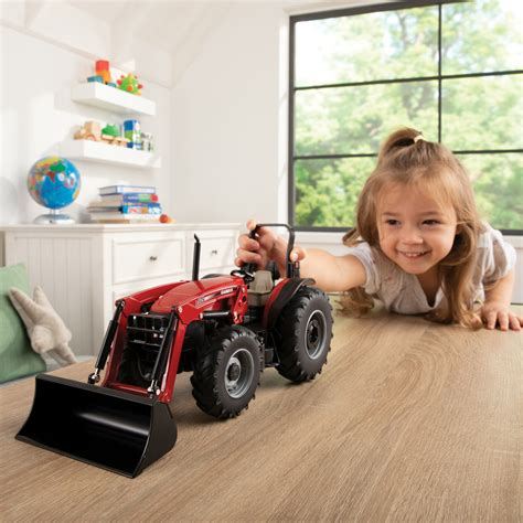 Farmall 1:16 Scale 115A Tractor Toy with Loader