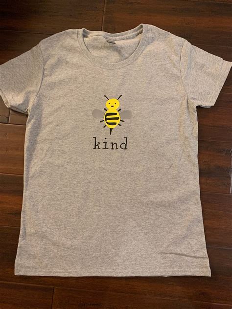 Bee Kind T-shirt - Etsy