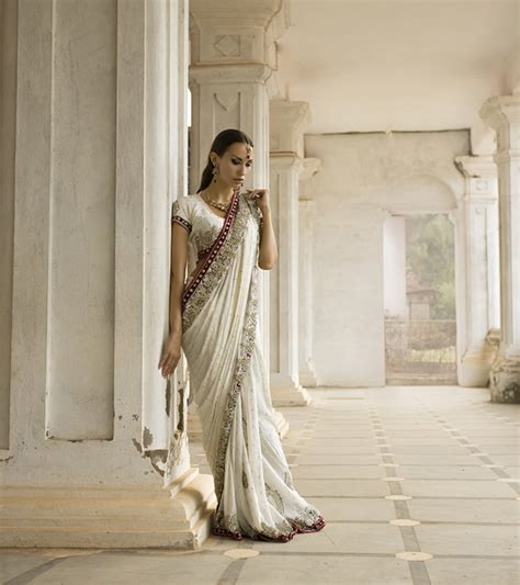 Traditional Indian Dresses That Every Girl Can Wear