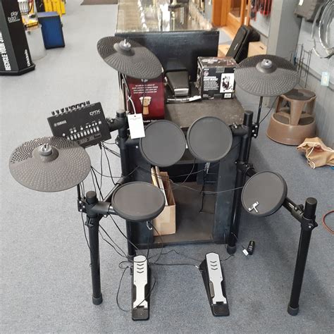 Yamaha DTX402K Electronic Drum Kit - USED