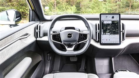 How The Volvo EX30's Minimalist Interface Feels To Operate