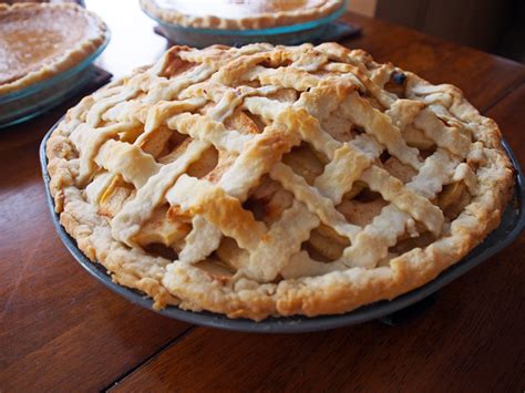 Apple Pie with a Lattice Crust – Gravel & Dine