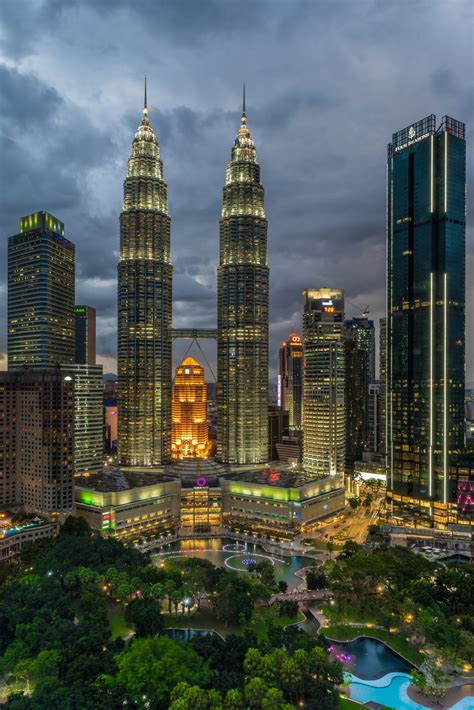 WHERE TO TAKE THE BEST PHOTO OF PETRONAS TWIN TOWERS