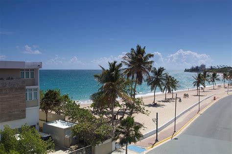 Studio apt, on beach. Ocean Park, San Juan, Puerto Rico. Close to shops ...