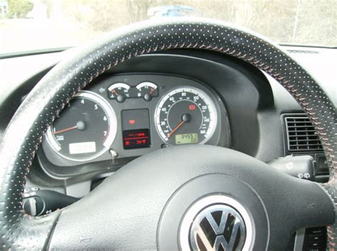 Volkswagen Golf 2002 Interior