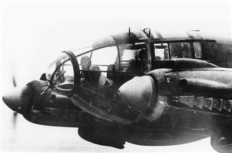 [Photo] The front of a Heinkel He-111 medium bomber in flight during a bombing mission to London ...