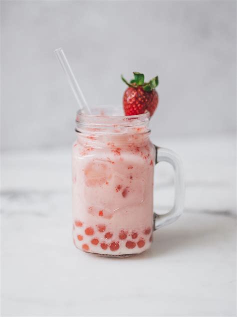 3-Ingredient Strawberry Boba - Chloe Ting Recipes