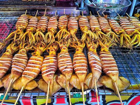 Best Thai Street Food in Chiang Mai and Bangkok - The Traveler Abroad